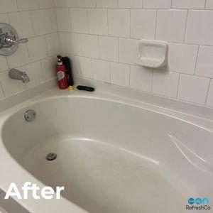clean-bathroom-tub-after-cleaned-by-black-owned-maid-service-in-atlanta-10